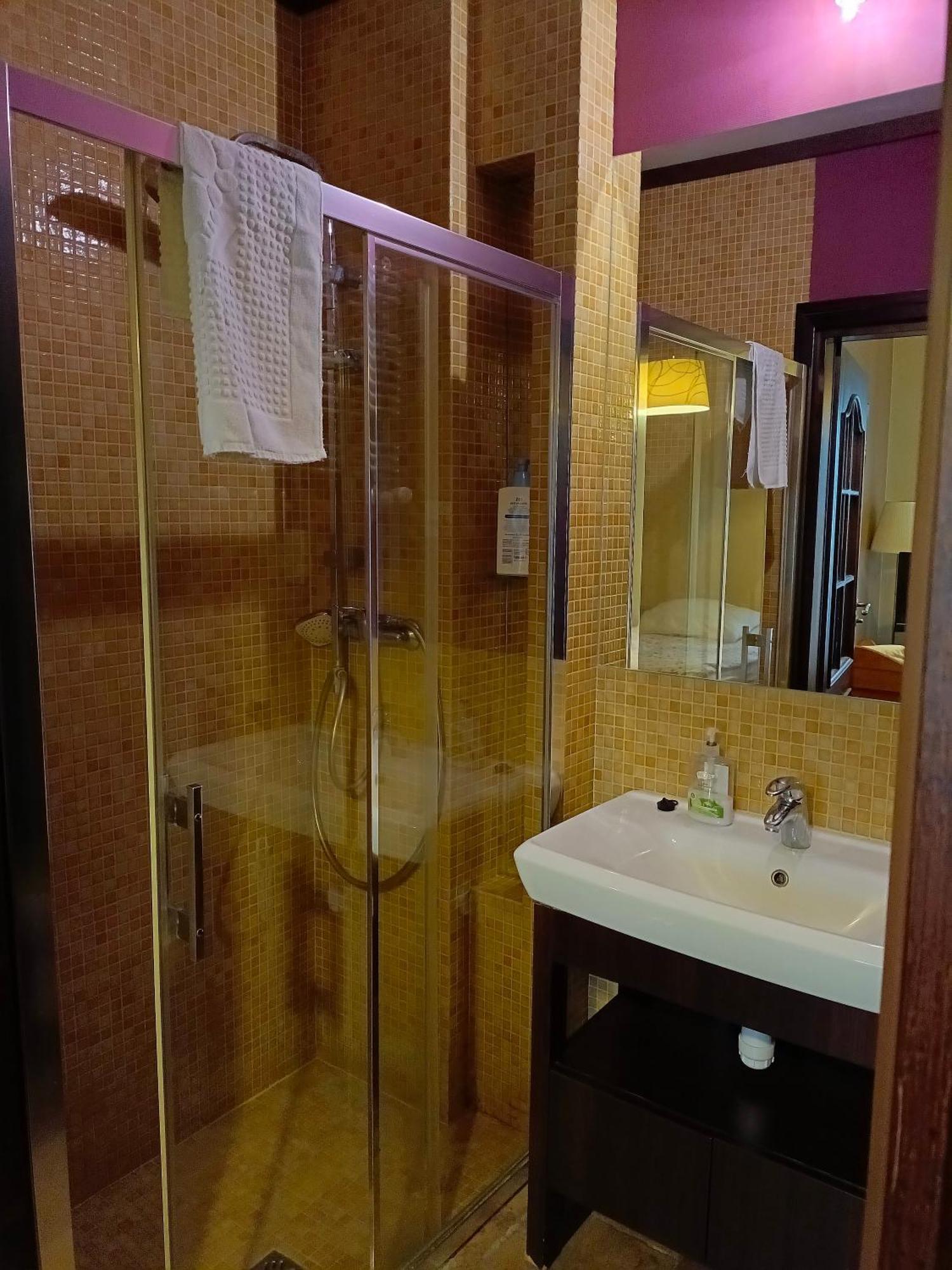 Dwor Pod Rozami Bed & Breakfast Smolec Cameră foto